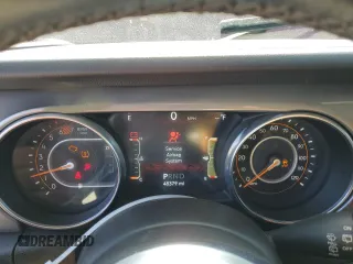 2021 Jeep Wrangler Unlimited Sahara with VIN 1C4HJXEN8MW613404, listed as a Copart auction lot 57155305 with 48,379 mi miles and Salvage title. Bid and sale history available at DreamBid. Image 9.