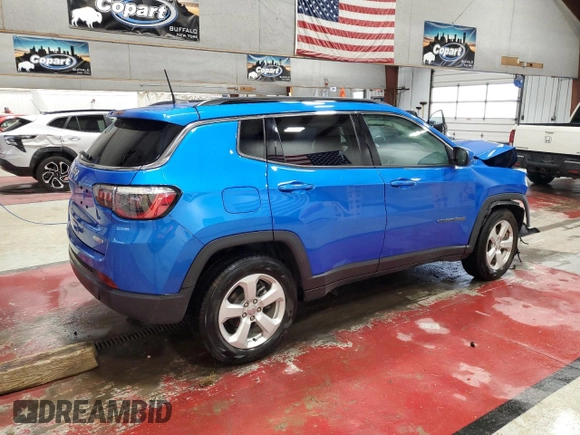 2021 Jeep Compass Latitude z VIN 3C4NJDBB0MT539879, wystawiony jako Copart lot #57964125 z przebiegiem 43 246 mil mil oraz Szkoda całkowita • Salvage title. Historia ofert i sprzedaży dostępna na DreamBid. Obrazek 3.