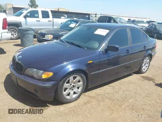2003 BMW 3 Series 325i with VIN WBAAZ33463PH32977, listed as a IAAI auction lot 42152142 with 169,486 mi miles and . Bid and sale history available at carsss.com. Image 2.