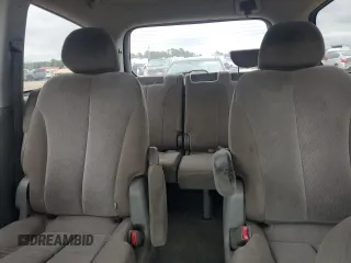 2011 Kia Sedona LX with VIN KNDMG4C71B6366658, listed as a Copart auction lot 70385304 with 356,705 mi miles and Clean Title. Bid and sale history available at carsss.com. Image 10.
