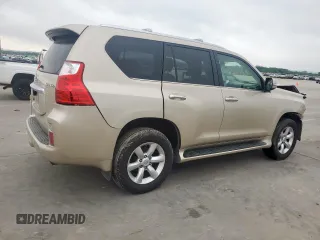 2010 Lexus GX 460 z VIN JTJBM7FX7A5010309, wystawiony jako Copart lot #54590355 z przebiegiem Nie podano mil oraz Czysty tytuł • Clean title. Historia ofert i sprzedaży dostępna na DreamBid. Obrazek 3.