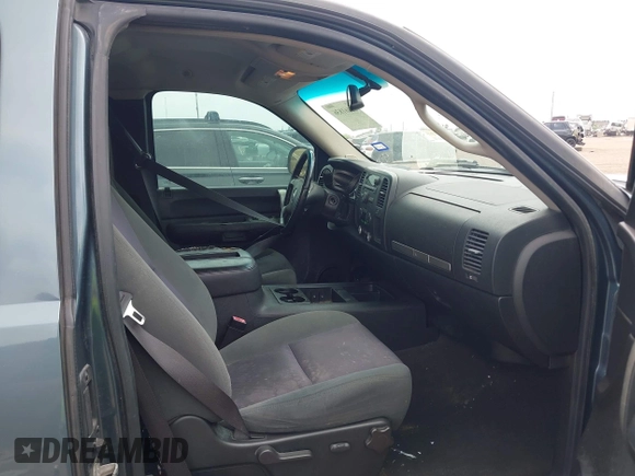 2008 Chevrolet Silverado 1500 1LT with VIN 2GCEC19J481224418, listed as a IAAI auction lot 42161836 with 328,762 mi miles and . Bid and sale history available at DreamBid. Image 5.