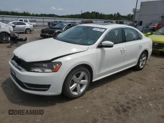 2013 Volkswagen Passat SE z VIN 1VWBP7A39DC083693, wystawiony jako Copart lot #60547985 z przebiegiem 112 744 mil mil oraz Szkoda całkowita • Salvage title. Historia ofert i sprzedaży dostępna na DreamBid. Obrazek 1.