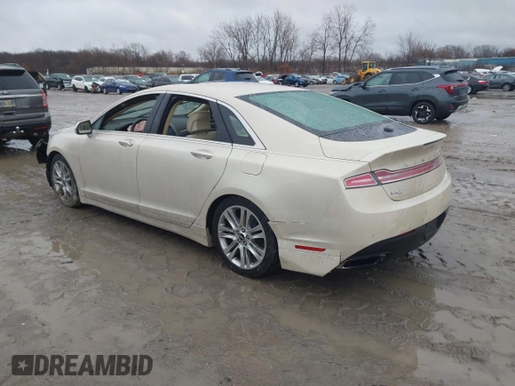 2015 Lincoln MKZ z VIN 3LN6L2J96FR618325, wystawiony jako IAAI lot #41046851 z przebiegiem Nie podano mil oraz . Historia ofert i sprzedaży dostępna na DreamBid. Obrazek 3.