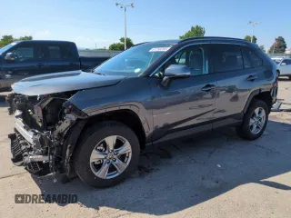 2022 Toyota RAV4 XLE with VIN 2T3P1RFV6NC280031, listed as a Copart auction lot 61268205 with 8,348 mi miles and Salvage title. Bid and sale history available at DreamBid. Image 1.