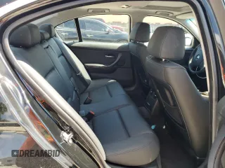 2006 BMW 3 Series 330i с VIN WBAVB33506PS16243, выставлен на аукционе Copart как лот 56112935 с пробегом 153 657 миль миль и Списание • Salvage title. История ставок и продаж доступна на DreamBid. Изображение 10.
