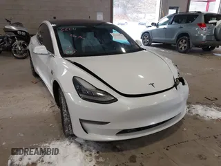 2020 Tesla Model 3 Long Range z VIN 5YJ3E1EB9LF622214, wystawiony jako IAAI lot #41351132 z przebiegiem 133 805 mil mil oraz . Historia ofert i sprzedaży dostępna na DreamBid. Obrazek 12.
