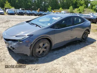 2024 Toyota Prius LE z VIN JTDACAAUXR3022408, wystawiony jako Copart lot #58511085 z przebiegiem 40 331 mil mil oraz Szkoda całkowita • Salvage title. Historia ofert i sprzedaży dostępna na DreamBid. Obrazek 1.