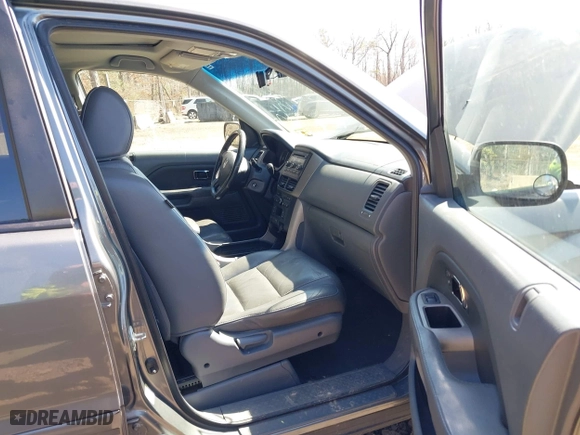 2008 Honda Pilot EX-L with VIN 5FNYF18568B019835, listed as a IAAI auction lot 41743260 with 150,027 mi miles. Bid and sale history available at carsss.com. Image 5.