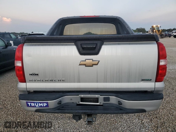 2010 Chevrolet Avalanche with VIN 3GNNCEE02AG264649, listed as a Copart auction lot 73942624 with 93,372 mi miles and Non Repairable. Bid and sale history available at DreamBid. Image 6.