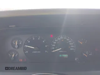2002 Jeep Grand Cherokee with VIN 1J8GW48N72C207838, listed as a IAAI auction lot 42020294 with 181,283 mi miles and . Bid and sale history available at DreamBid. Image 7.