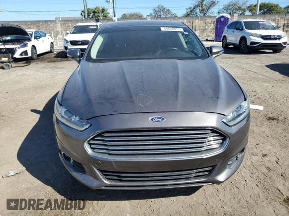 2013 Ford Fusion SE with VIN 3FA6P0H75DR295311, listed as a Copart auction lot 44640055 with 131,964 mi miles and Clean Title. Bid and sale history available at DreamBid. Image 5.