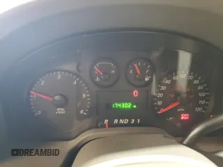 2005 Ford Freestar SES z VIN 2FMZA57685BA52313, wystawiony jako Copart lot #57564685 z przebiegiem 174 302 mil mil oraz Szkody całkowita. Historia ofert i sprzedaży dostępna na DreamBid. Obrazek 9.
