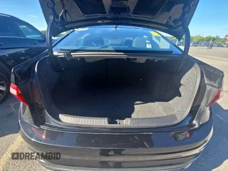 2024 Volkswagen Jetta S z VIN 3VW5M7BUXRM054755, wystawiony jako IAAI lot #42808965 z przebiegiem 23 995 mil mil oraz . Historia ofert i sprzedaży dostępna na DreamBid. Obrazek 2.