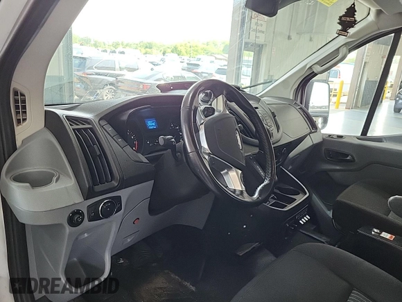 2017 Ford Transit z VIN 1FTYR1YM1HKB05586, wystawiony jako IAAI lot #42621311 z przebiegiem 110 277 mil mil oraz . Historia ofert i sprzedaży dostępna na DreamBid. Obrazek 20.