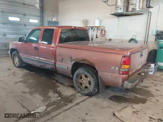 2001 Chevrolet Silverado 1500 LT with VIN 2GCEK19T411274200, listed as a IAAI auction lot 41505190 with 112,751 mi miles. Bid and sale history available at carsss.com. Image 3.
