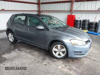 2017 Volkswagen Golf S z VIN 3VW217AU0HM015992, wystawiony jako IAAI lot #42219807 z przebiegiem 55 217 mil mil oraz . Historia ofert i sprzedaży dostępna na DreamBid. Obrazek 1.