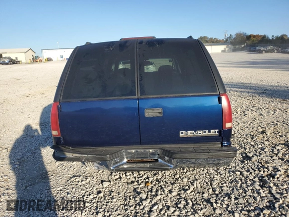 1999 Chevrolet Suburban with VIN 3GNEC16R3XG257322, listed as a Copart auction lot 77601224 with 196,923 mi miles and Salvage Title. Bid and sale history available at carsss.com. Image 6.
