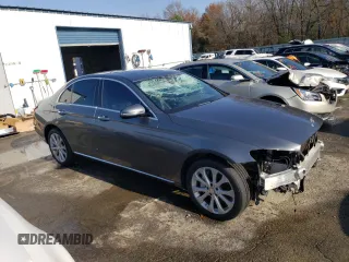 2017 Mercedes-Benz E-Class E 300 Luxury with VIN WDDZF4JB2HA100027, listed as a Copart auction lot 72523932 with 91,845 mi miles. Bid and sale history available at carsss.com. Image 4.