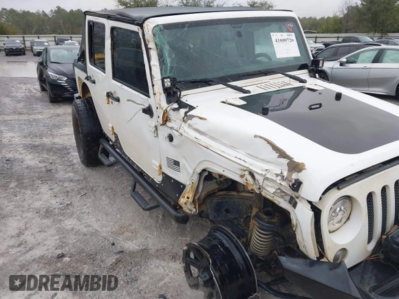 2014 Jeep Wrangler Unlimited Sahara with VIN 1C4BJWEG0EL151473, listed as a IAAI auction lot 41600726 with 119,057 mi miles. Bid and sale history available at carsss.com. Image 6.