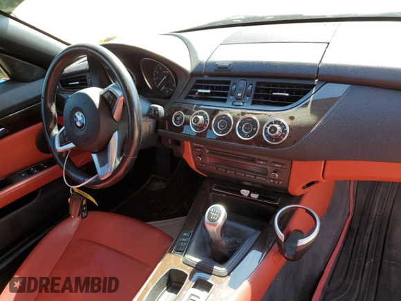 2009 BMW Z4 sDrive30i with VIN WBALM535X9E161734, listed as a Copart auction lot 69882644 with 128,815 mi miles and Non Repairable. Bid and sale history available at carsss.com. Image 9.