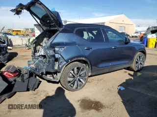 2022 Volvo XC40 Twin Plus z VIN YV4ED3UR8N2656606, wystawiony jako Copart lot #45480425 z przebiegiem 24 494 mil mil oraz Szkoda całkowita • Salvage title. Historia ofert i sprzedaży dostępna na DreamBid. Obrazek 3.