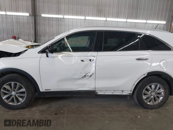 2017 Kia Sorento LX z VIN 5XYPGDA38HG281058, wystawiony jako IAAI lot #41966507 z przebiegiem 120 123 mil mil oraz . Historia ofert i sprzedaży dostępna na DreamBid. Obrazek 15.
