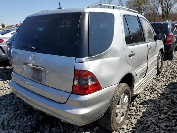 2005 Mercedes-Benz M-Class 3.7L with VIN 4JGAB57E25A538743, listed as a Copart auction lot 51050965 with 130,204 mi miles and Salvage Title. Bid and sale history available at carsss.com. Image 3.