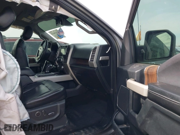 2016 Ford F-150 XLT with VIN 1FTEW1EG2GKD10018, listed as a IAAI auction lot 41576822 with 236,098 mi miles. Bid and sale history available at carsss.com. Image 5.