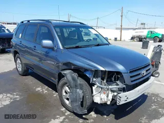 2005 Toyota Highlander with VIN JTEGP21A350050178, listed as a IAAI auction lot 41968432 with 201,657 mi miles. Bid and sale history available at carsss.com. Image 1.