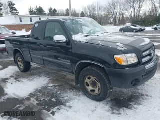2006 Toyota Tundra SR5 with VIN 5TBBT44196S476238, listed as a IAAI auction lot 41524111 with 174,631 mi miles. Bid and sale history available at carsss.com. Image 1.