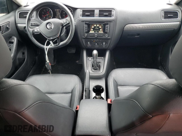 2015 Volkswagen Jetta SE z VIN 3VWD17AJ0FM356093, wystawiony jako Copart lot #60301455 z przebiegiem 106 253 mil mil oraz Szkoda całkowita • Salvage title. Historia ofert i sprzedaży dostępna na DreamBid. Obrazek 8.