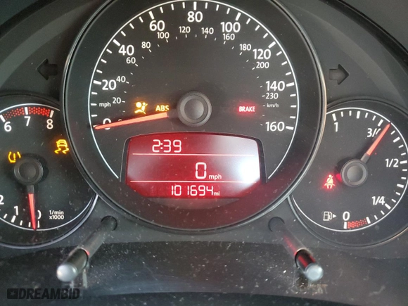 2012 Volkswagen Beetle 2.5L PZEV with VIN 3VWJP7AT6CM605642, listed as a Copart auction lot 80018214 with 101,694 mi miles and Salvage Title. Bid and sale history available at carsss.com. Image 9.