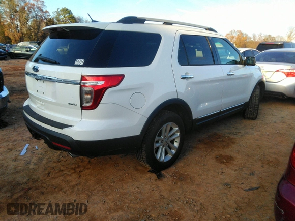 2014 Ford Explorer XLT z VIN 1FM5K8D85EGB54812, wystawiony jako IAAI lot #41104418 z przebiegiem 133 918 mil mil oraz . Historia ofert i sprzedaży dostępna na DreamBid. Obrazek 4.