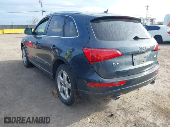 2009 Audi Q5 Premium Plus z VIN WA1KK78RX9A040361, wystawiony jako IAAI lot #41864443 z przebiegiem 81 290 mil mil oraz . Historia ofert i sprzedaży dostępna na DreamBid. Obrazek 3.