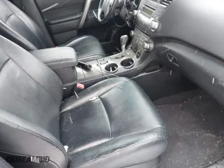 2010 Toyota Highlander SE with VIN 5TDJK3EH6AS034991, listed as a IAAI auction lot 41543591 with 270,807 mi miles. Bid and sale history available at carsss.com. Image 5.