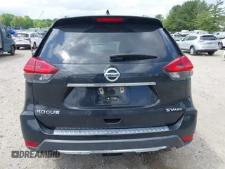 2017 Nissan Rogue SL z VIN 5N1AT2MV0HC816967, wystawiony jako IAAI lot #42190251 z przebiegiem 198 041 mil mil oraz . Historia ofert i sprzedaży dostępna na DreamBid. Obrazek 16.