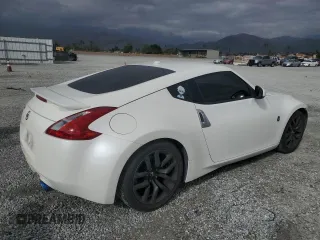 2017 Nissan 370Z z VIN JN1AZ4EH9HM952650, wystawiony jako Copart lot #49354135 z przebiegiem 62 141 mil mil oraz Szkoda całkowita • Salvage title. Historia ofert i sprzedaży dostępna na DreamBid. Obrazek 3.
