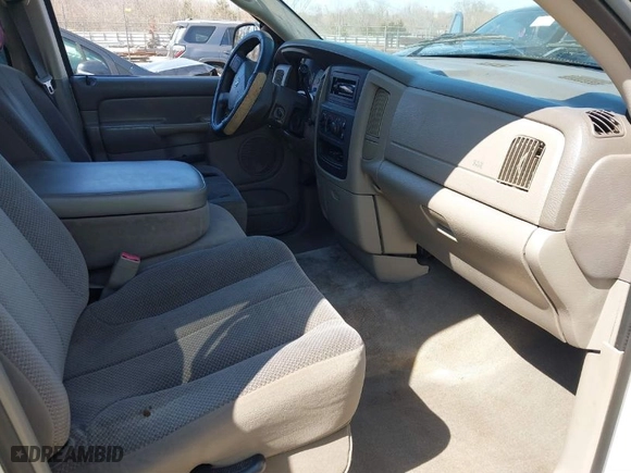 2005 Dodge Ram 1500 SLT with VIN 1D7HA18N95S111413, listed as a IAAI auction lot 41763129 with 304,481 mi miles. Bid and sale history available at carsss.com. Image 5.