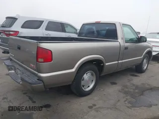 2003 GMC Sonoma SLS with VIN 1GTCS14H638238762, listed as a IAAI auction lot 41220251 with 92,907 mi miles. Bid and sale history available at carsss.com. Image 4.
