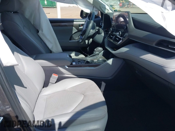 2023 Toyota Highlander Hybrid Limited с VIN 5TDXBRCHXPS122340, выставлен на аукционе IAAI как лот 42620923 с пробегом 6 820 миль миль и . История ставок и продаж доступна на DreamBid. Изображение 5.