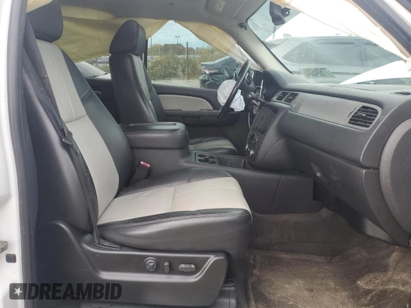 2008 Chevrolet Tahoe 3LT z VIN 1GNFK13068R115383, wystawiony jako Copart lot #77604584 z przebiegiem Nie podano mil oraz Tytuł czysty. Historia ofert i sprzedaży dostępna na DreamBid. Obrazek 7.