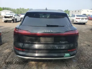 2019 Audi e-tron Prestige z VIN WA1VAAGE8KB008858, wystawiony jako Copart lot #56161725 z przebiegiem 123 111 mil mil oraz Czysty tytuł • Clean title. Historia ofert i sprzedaży dostępna na DreamBid. Obrazek 6.