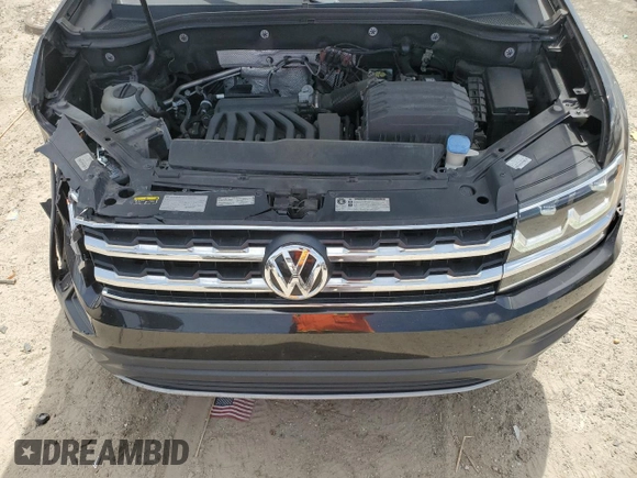 2018 Volkswagen Atlas Launch Edition with VIN 1V2BR2CA4JC502006, listed as a Copart auction lot 51957625 with 102,591 mi miles and Salvage title. Bid and sale history available at DreamBid. Image 12.