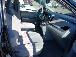 2015 Toyota Sienna LE AAS with VIN 5TDKK3DCXFS594370, listed as a IAAI auction lot 41910126 with 131,638 mi miles. Bid and sale history available at carsss.com. Image 5.