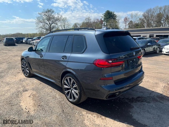 2022 BMW X7 M50i with VIN 5UXCX6C09N9K44917, listed as a Copart auction lot 54822275 with 123,855 mi miles and Clean Title. Bid and sale history available at carsss.com. Image 2.