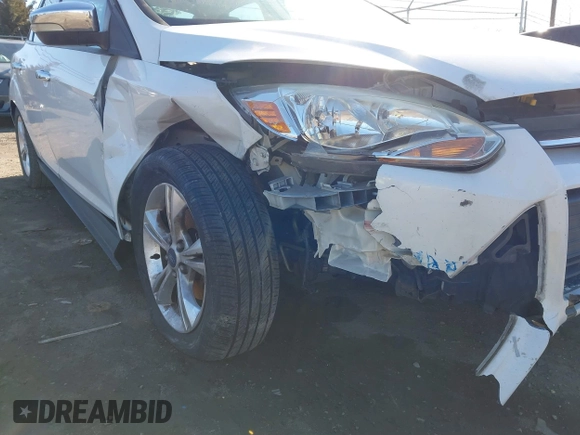 2014 Ford Focus SE with VIN 1FADP3F21EL119923, listed as a IAAI auction lot 41585170 with 126,266 mi miles. Bid and sale history available at carsss.com. Image 6.