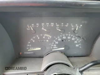 1993 GMC Sierra 1500 with VIN 1GDDC14Z6PZ526240, listed as a Copart auction lot 81913724 with 303,163 mi miles and Salvage Title. Bid and sale history available at DreamBid. Image 9.