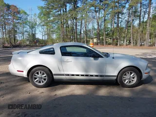 2008 Ford Mustang Deluxe with VIN 1ZVHT80N585151206, listed as a IAAI auction lot 42001372 with 199,207 mi miles and . Bid and sale history available at carsss.com. Image 13.