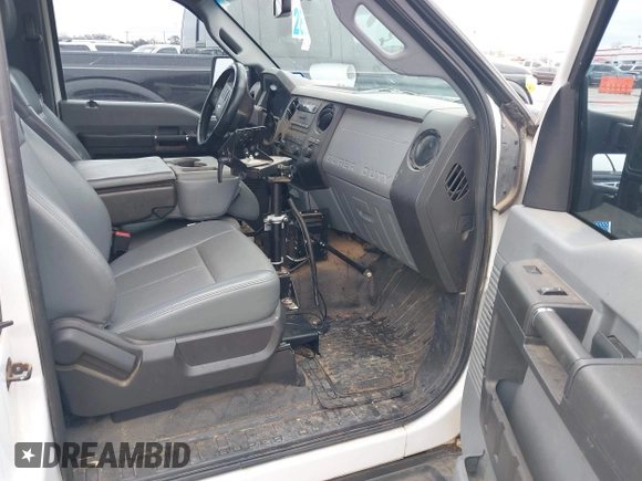 2016 Ford F-250 XLT z VIN 1FT7X2A66GEC26128, wystawiony jako IAAI lot #41552582 z przebiegiem 164 291 mil mil oraz . Historia ofert i sprzedaży dostępna na DreamBid. Obrazek 5.
